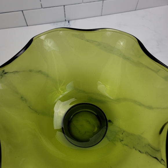 Vtg Avocado Green Tulip Rim Glass Bowl - Picture 10 of 15